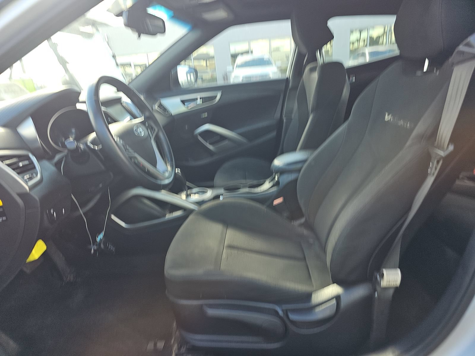 Used 2017 Hyundai Veloster Value Edition FWD image 5