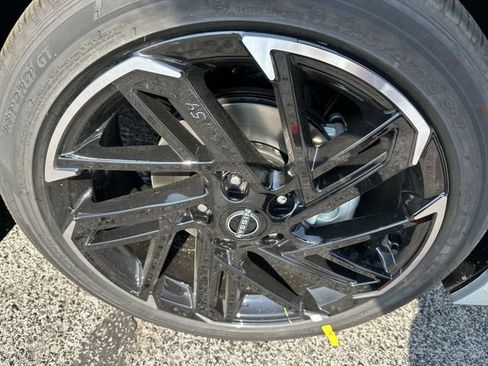 New 2026 Nissan Sentra SR w/ SR Premium Package FWD image 21