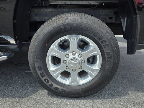 Used 2025 RAM 2500 Big Horn AWD/4WD image 9
