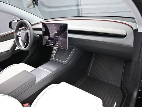 Used 2026 Tesla Model Y Performance AWD/4WD image 29