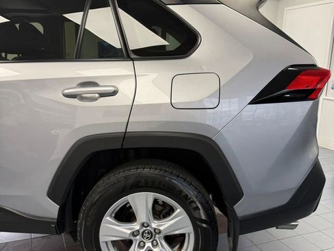 Used 2020 Toyota RAV4 XLE w/ Convenience Package image 10