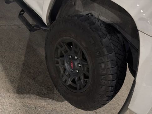 Used 2022 Toyota 4Runner SR5 Premium image 15