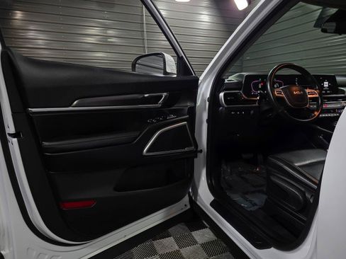 Used 2023 Kia Telluride LX image 33