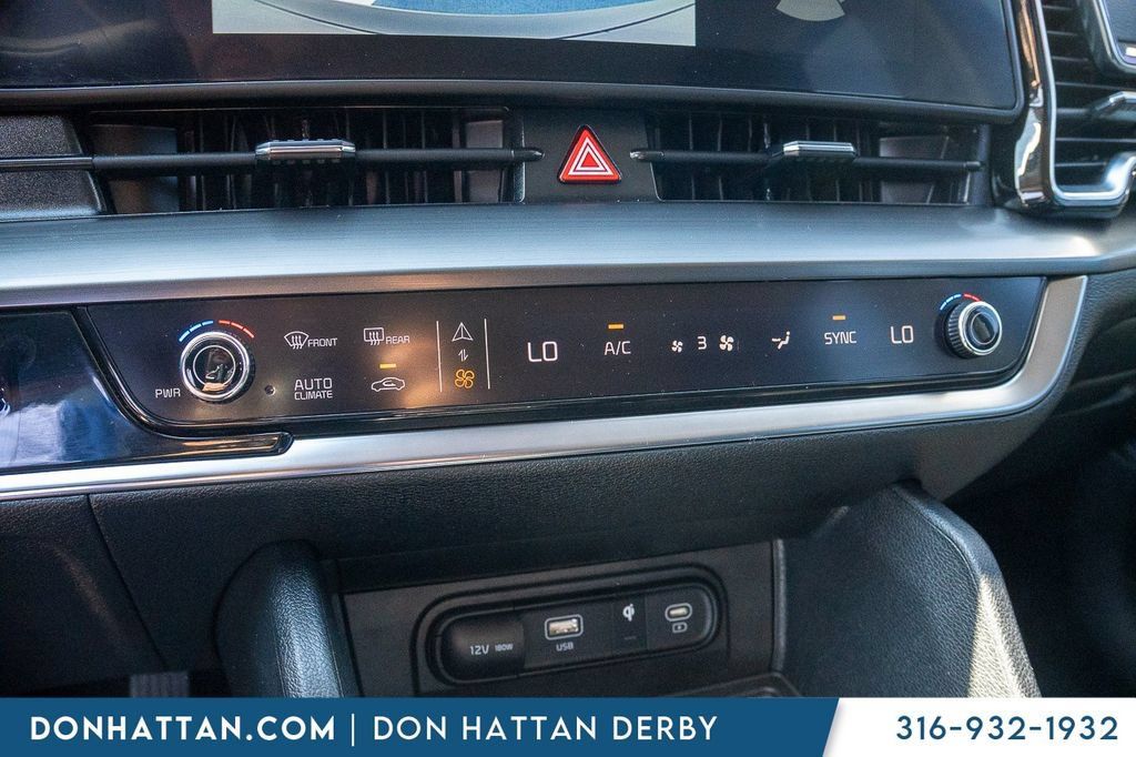 Used 2025 Kia Sportage EX FWD image 10