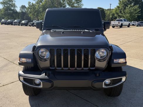 Used 2023 Jeep Gladiator Sport AWD/4WD image 3