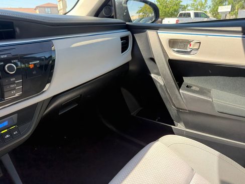 Used 2015 Toyota Corolla LE FWD image 17