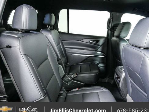 Certified 2025 Chevrolet Traverse LT AWD/4WD image 19