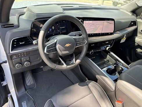 New 2026 Chevrolet Suburban Premier RWD image 21