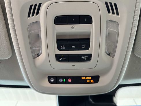 Certified 2023 Buick Envision Avenir AWD/4WD image 38