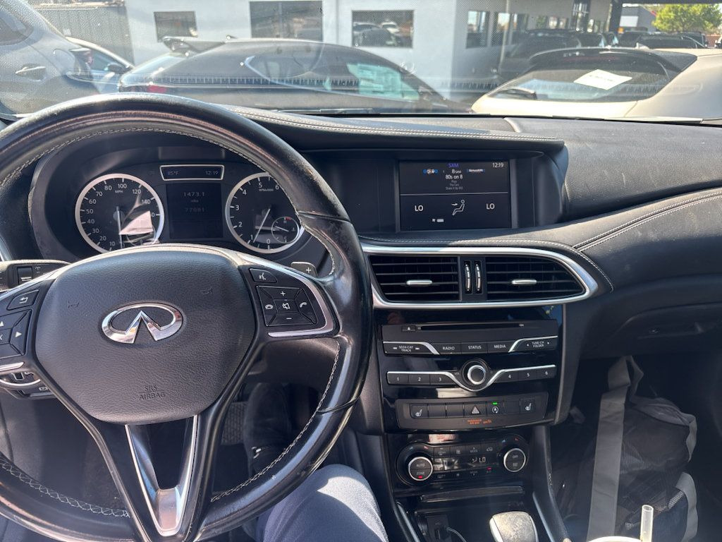 Used 2017 INFINITI QX30 Premium FWD image 3
