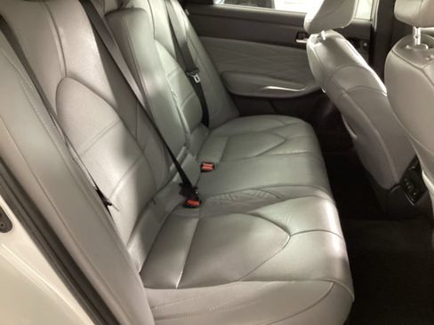 Used 2020 Toyota Avalon Limited w/ Advanced Safety Package FWD image 24
