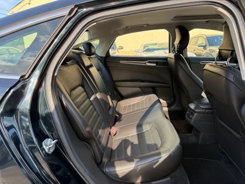 Used 2014 Ford Fusion SE w/ Equipment Group 202A FWD image 17