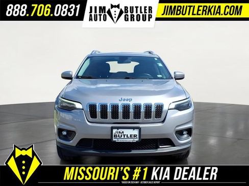 Used 2019 Jeep Cherokee Latitude Plus w/ Cold Weather Group AWD/4WD image 26