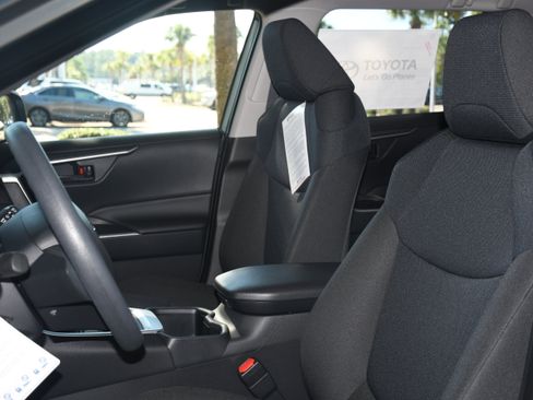 New 2025 Toyota RAV4 LE image 7