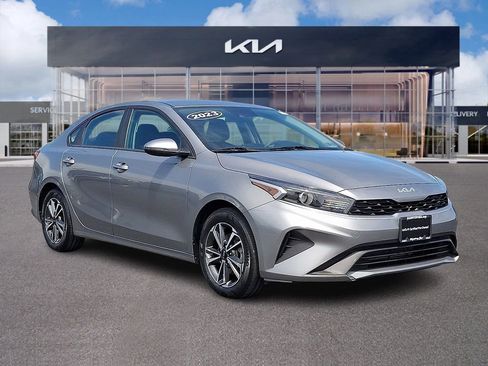 Certified 2023 Kia Forte LXS w/ LXS Technology Package FWD image 1
