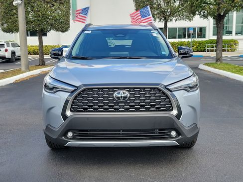 Used 2025 Toyota Corolla Cross XLE w/ Convenience Package image 4