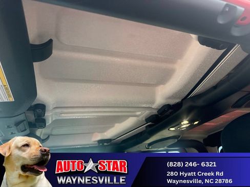 Used 2023 Jeep Gladiator Sport AWD/4WD image 16