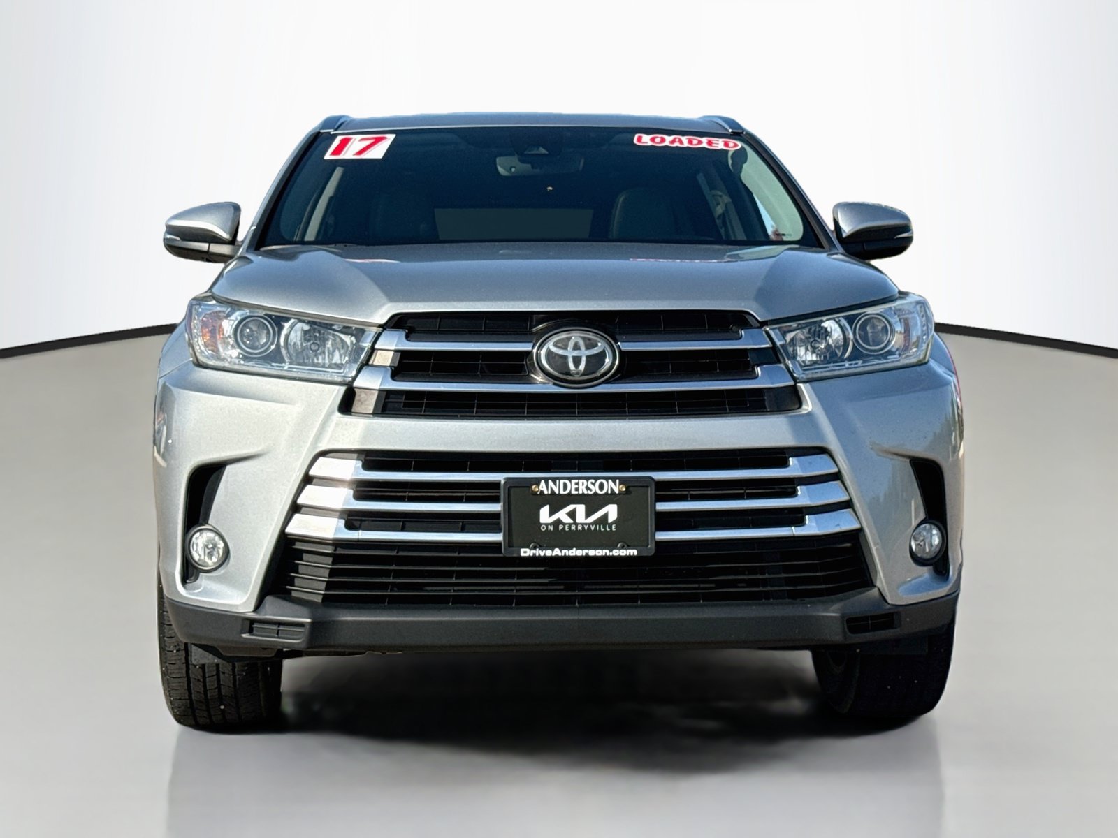 Used 2017 Toyota Highlander Limited AWD/4WD image 2