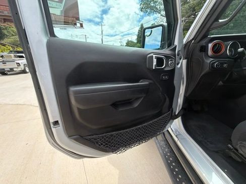 Used 2023 Jeep Gladiator Mojave w/ Trailer Tow Package AWD/4WD image 34