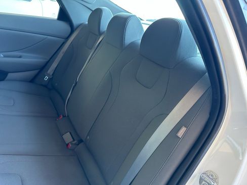 Used 2025 Hyundai Elantra SE image 26