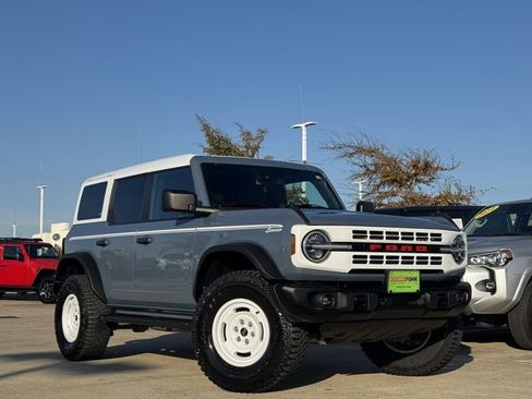 Used 2023 Ford Bronco Heritage Edition image 2