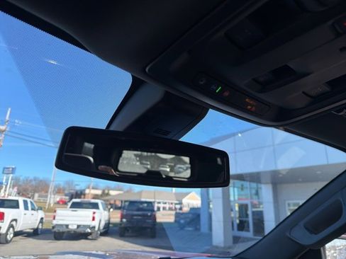 Used 2022 GMC Yukon AT4 image 51