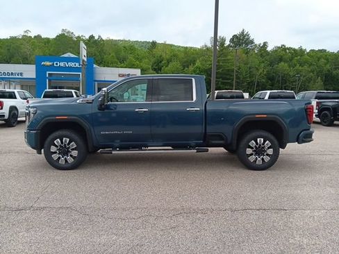 New 2026 GMC Sierra 2500 Denali w/ Denali Reserve Package AWD/4WD image 3