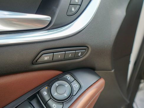 Used 2021 Buick Enclave Avenir w/ Avenir Technology Package image 18