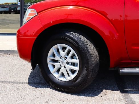 Used 2018 Nissan Frontier SV RWD image 5