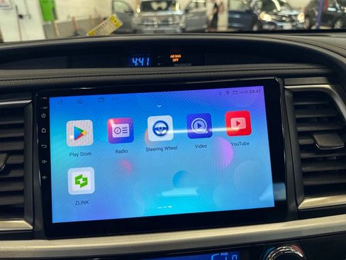 Used 2019 Toyota Highlander Limited Platinum w/ Carpet Mat Package (TMS) AWD/4WD image 17