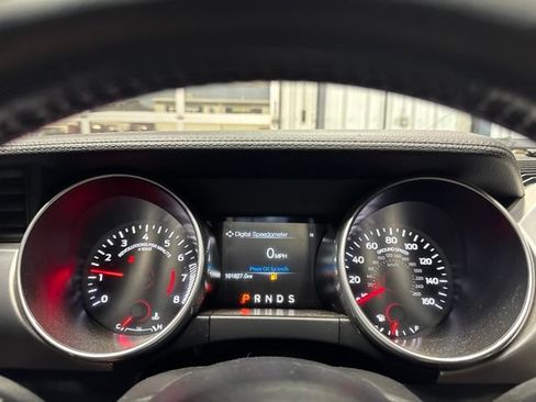 Used 2019 Ford Mustang Premium RWD image 6