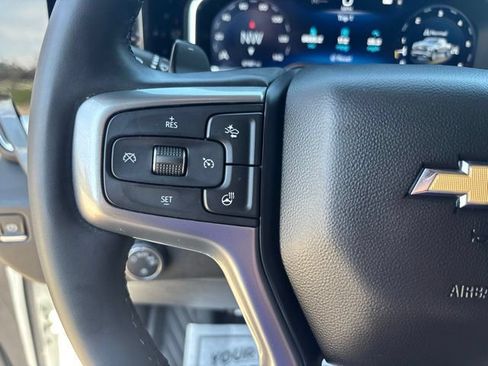 Used 2025 Chevrolet Silverado 1500 LT AWD/4WD image 8