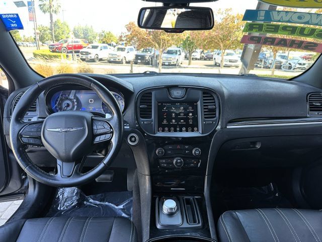 Used 2019 Chrysler 300 S AWD/4WD image 20