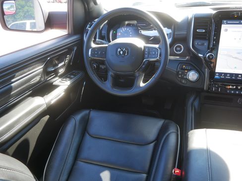 Used 2024 RAM 1500 Limited AWD/4WD image 9