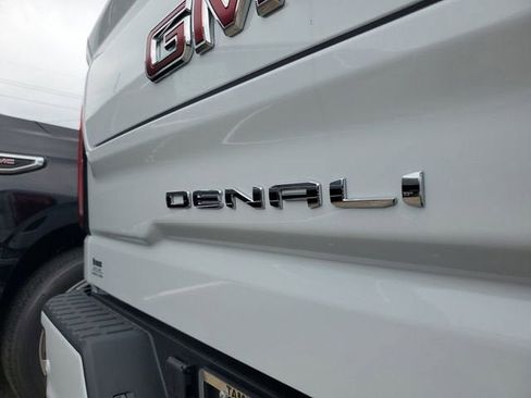 New 2026 GMC Sierra 1500 Denali w/ Denali Reserve Package AWD/4WD image 9
