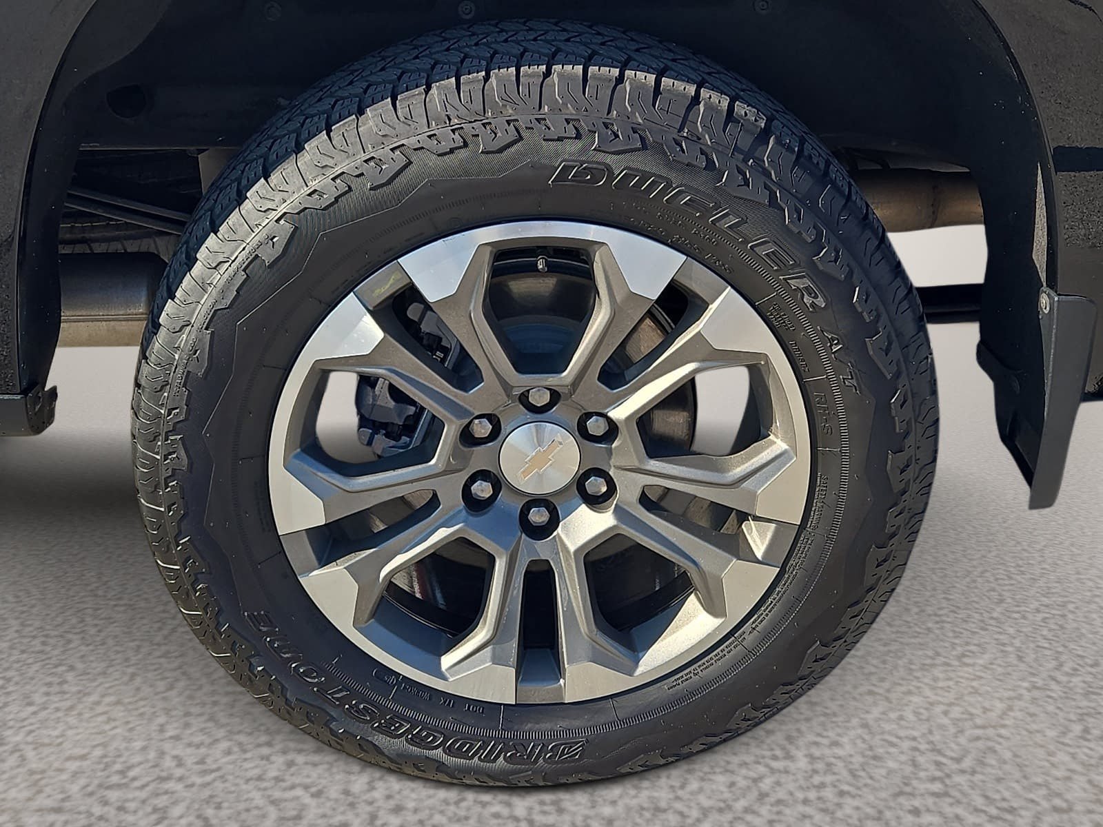 Used 2023 Chevrolet Silverado 1500 High Country w/ Technology Package AWD/4WD image 8