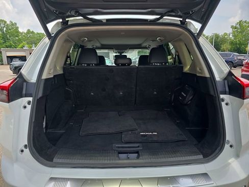 Used 2024 Nissan Rogue Platinum w/ Platinum Premium Package FWD image 16