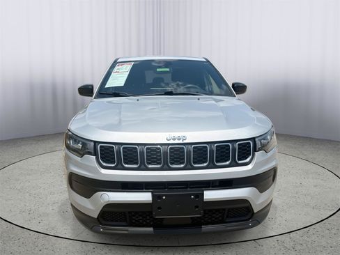 Used 2024 Jeep Compass Sport AWD/4WD image 9