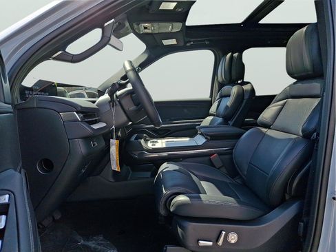 New 2026 Lincoln Navigator Reserve w/ Jet Appearance Package AWD/4WD image 10