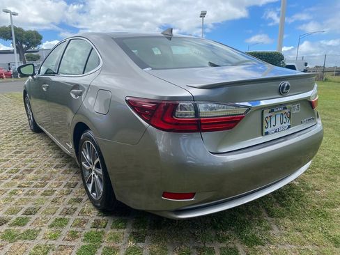 Used 2016 Lexus ES 300h FWD image 23