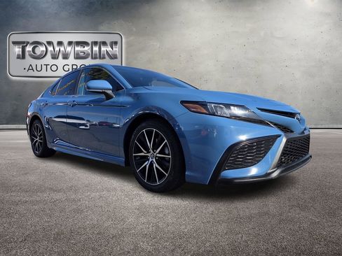 Used 2023 Toyota Camry SE AWD/4WD image 3