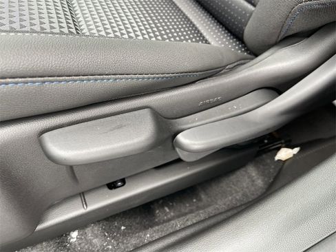 New 2026 Chevrolet Trax LT w/ Sunroof Package image 12