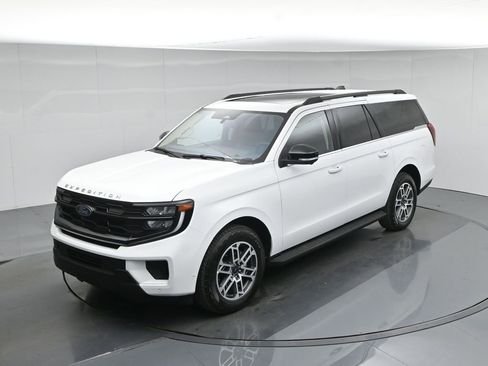 Used 2025 Ford Expedition Max Active AWD/4WD image 43