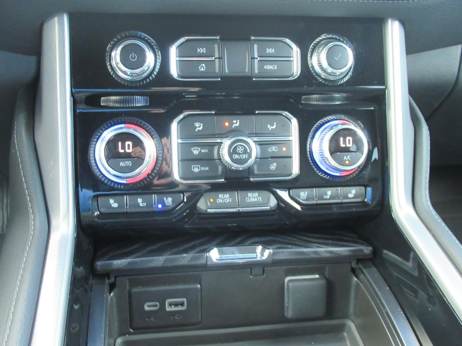 Used 2024 GMC Yukon Denali w/ Advanced Technology Package AWD/4WD image 32