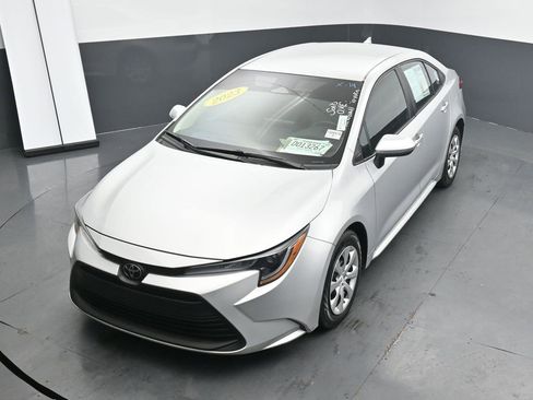 Used 2023 Toyota Corolla LE image 12