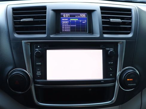 Used 2013 Toyota Highlander Plus FWD image 47