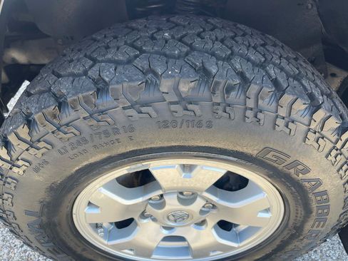 Used 2012 Toyota Tacoma 4x4 Double Cab w/ TRD Off-Road Pkg image 13