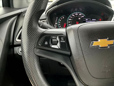Used 2021 Chevrolet Trax LS w/ Tint and Cruise Package AWD/4WD image 10