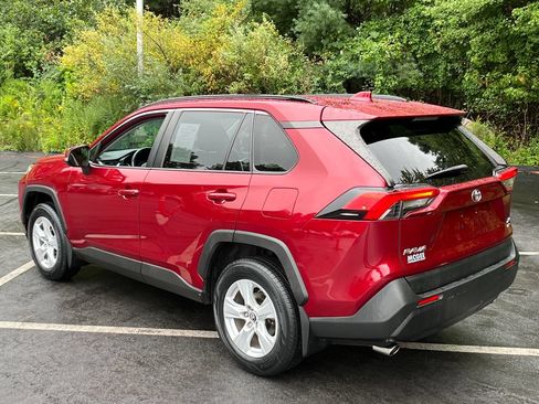 Used 2019 Toyota RAV4 XLE w/ Convenience Package AWD/4WD image 3