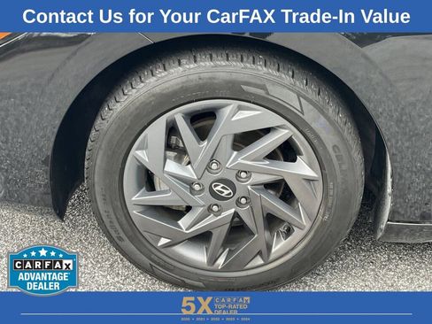 Used 2024 Hyundai Elantra SEL image 29